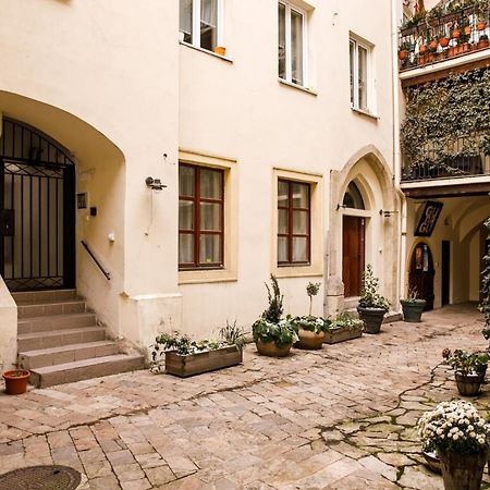 Apartment Lea - Old Town Bratislava Dış mekan fotoğraf