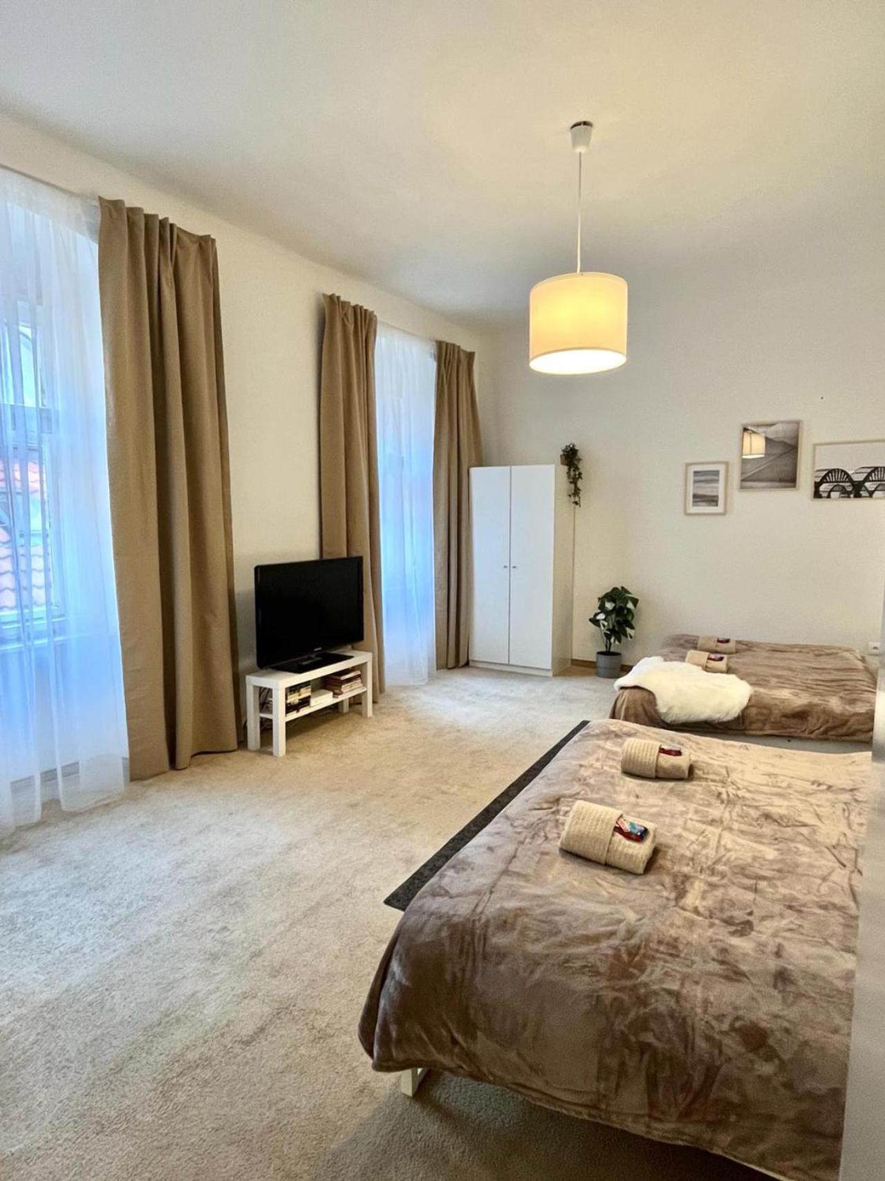 Apartment Lea - Old Town Bratislava Dış mekan fotoğraf