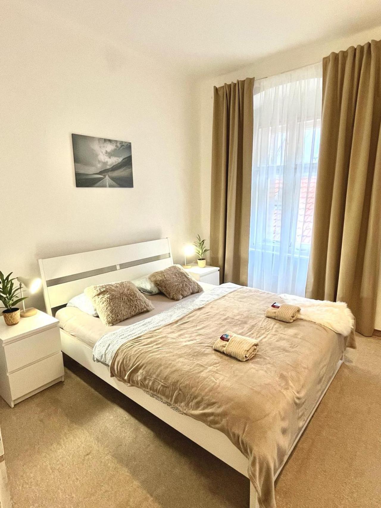 Apartment Lea - Old Town Bratislava Dış mekan fotoğraf